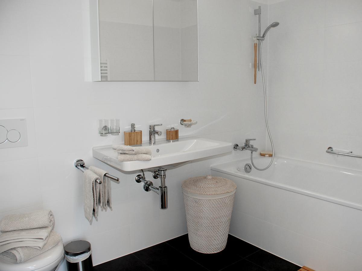 Apartment Laville B-2-3 By Interhome โลการ์โน ภายนอก รูปภาพ